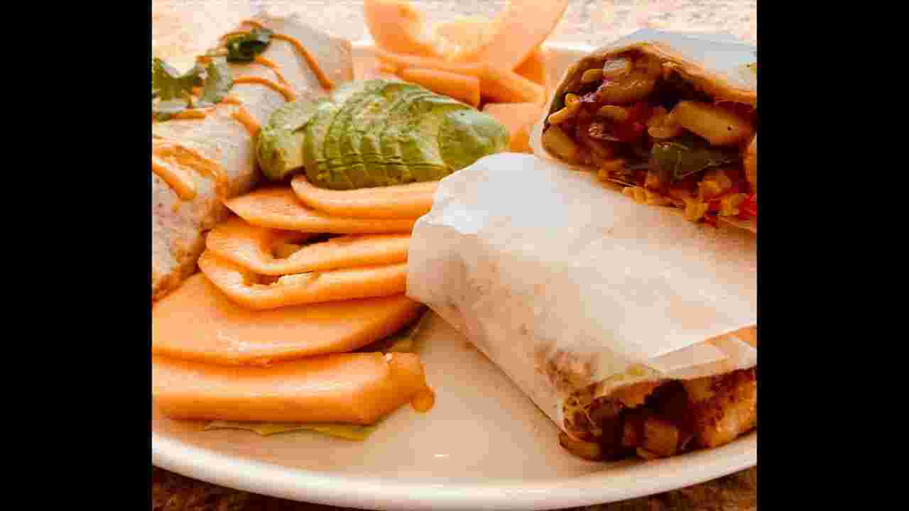 "Saboreando el Súper Burritos de camarón 2" Hoyatag